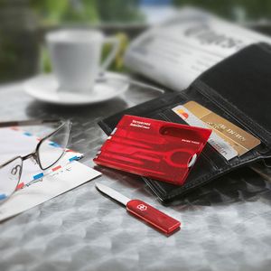 Swisscard Classic color rojo transparente Victorinox